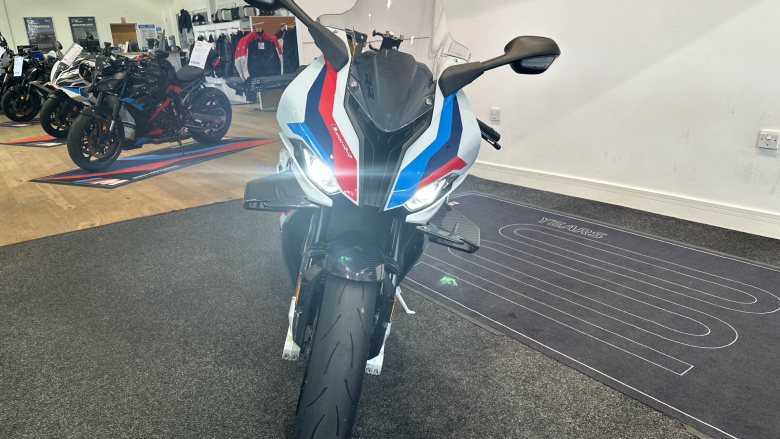 BMW M1000 RR